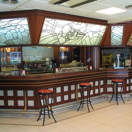 Hotel Isabel Isla Plana 레스토랑 사진